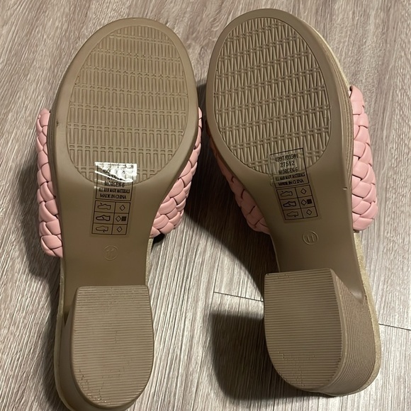 Pierre Dumas Women’s Morgen Sandal Heels Size 11 Pink Thick Heel Quilted Strap - Picture 9 of 13